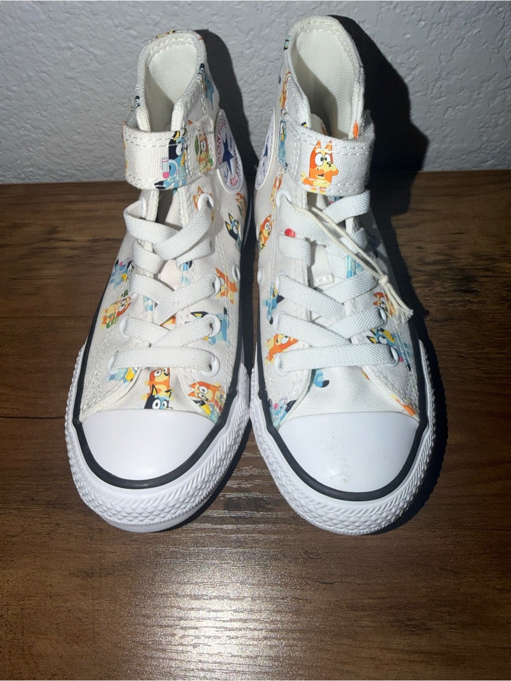 Converse Bluey Disney  Chuck Taylor All Star High Top Kids Size 11 White